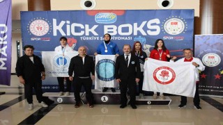 BUÜlü kick boksçulardan madalya başarısı