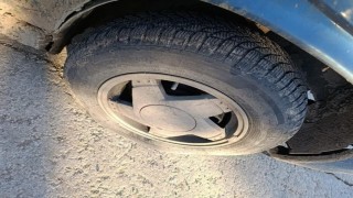 Büyükdere-Doğançayır yolundaki çukur trafiği tehlikeye atıyor