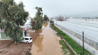 Büyükşehir, yağıştan etkilenen 3 ilçe için hasar tespit çalışması başlattı