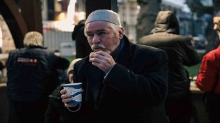 Büyükşehirden vatandaşa sıcak çorba ikramı