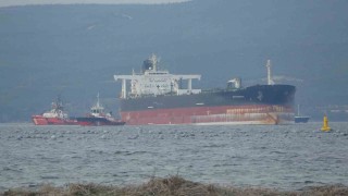 Çanakkale Boğazından geçen tanker jeneratör arızası yaptı