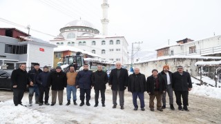 Canikte kar mesaisi: Kaymakam Aydın ve Başkan Sandıkçı sahada