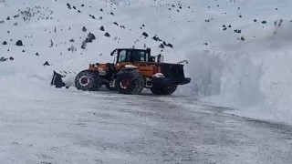 Çatakta 24 saatte 6 çığ düştü