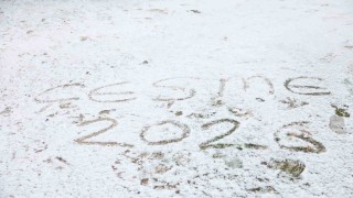 Çeşmede yılın ilk gününde kar sürprizi