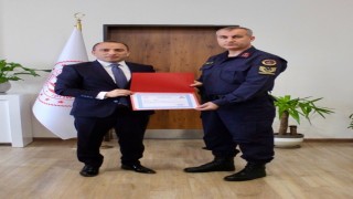 Çine Kaymakamı Erdoğandan jandarma personeline başarı belgesi