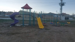 Çocukların okula oyun parkı talebi yerine getirildi