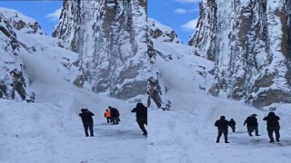 Çukurca yolunda inen çığ görüntülendi