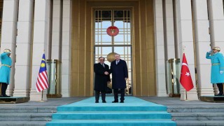 Cumhurbaşkanı Erdoğan, Malezya Başbakanı Enver İbrahimi törenle karşıladı