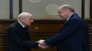 Cumhurbaşkanı Recep Tayyip Erdoğan ile MHP Genel Başkanı Devlet Bahçelinin görüşmesi başladı.