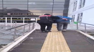 Cumhurbaşkanına hakaret ve kaçak kazı yapmak suçlarından hapis cezası bulunan şahıs sahte kimlikle yakalandı