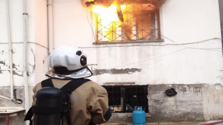 Defnede ev yangını