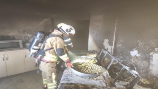 Defnede yanan ev kullanılmaz hale geldi