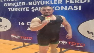 Denizlili halterci Hakan Dağ Türkiye şampiyonu