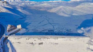 Dilimli Barajı buzla kaplandı