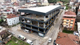 Dilovasındaki katlı otopark belediye hizmet binasına dönüştürülüyor