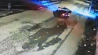 Dur ihtarına uymayan sürücü polis aracına çarptı, 2si polis 3 yaralı: Sürücü tutuklandı