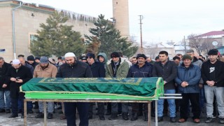 Duş sonrası fenalaşıp hayatını kaybeden çocuk toprağa verildi