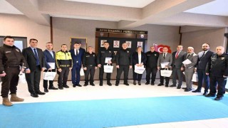Düzcede başarılı polisler ödüllendirildi