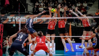 Eczacıbaşı Dynavit, Olympiakosa set vermedi