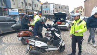 Edirnede motosiklet sürücülerine trafik denetimi