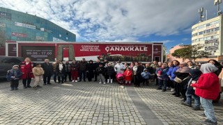 Edremitte Çanakkale Mobil Müzesi Cumhuriyet Meydanında ziyaretçilerini ağırladı