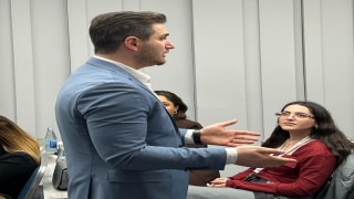 Eğitim Bilimci Paşayevin Baküdeki ‘Beden Dili ve Etkili İletişim semineri yoğun ilgi gördü