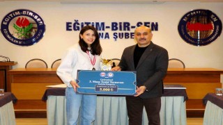 Eğitim-Bir-Senden ödüllü 2. Masa Tenisi Turnuvası: Adanada raketler dostluk için sallandı