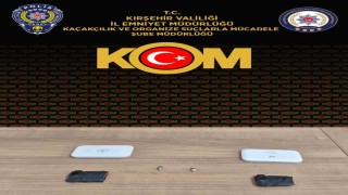 Ehliyet sınavında kopya düzeneğiyle yakalandılar