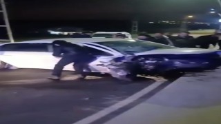 Ehliyetsiz sürücünün kullandığı otomobil başka bir araçla kafa kafaya çarpıştı: 4 yaralı