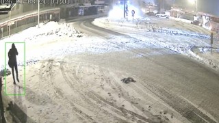 Elazığda buzlanma nedeniyle kayan tır KGYS direğine çarptı: 1 yaralı