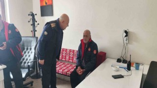Elazığda donmak üzere olan vatandaşın yardımına itfaiye yetişti