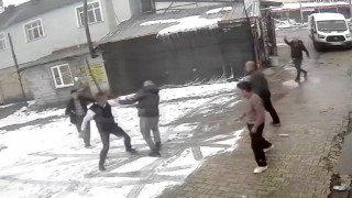 Elazığdaki kavga, tuvaletini duvara yapan yolcu nedeniyle çıkmış