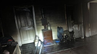 Elektrik prizinden çıkan yangın korkuttu