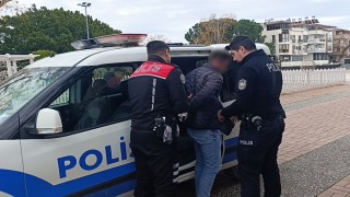 Emniyetin teknolojik gücü Gözcü, hapis cezası bulunan firariyi araç sürerken tespit etti