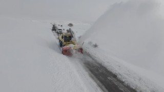 Erzincanda kar ve tipi: 328 köy yolu ulaşıma kapandı