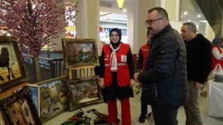 Erzurum Kızılay kadın kollarından Gazze, Filistin ve Sudan için hayır çarşısı