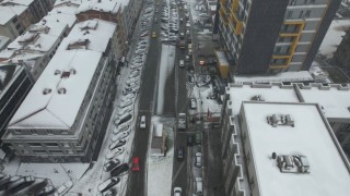 Esenyurtta kar yağışı etkili oluyor, beyaza bürünen bölge havadan görüntülendi