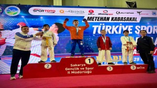 Eyyübiyeli minik karateci Türkiye ikincisi oldu