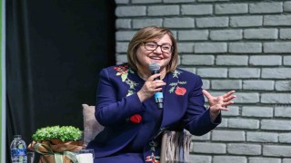 Fatma Şahin zirveyi bırakmadı