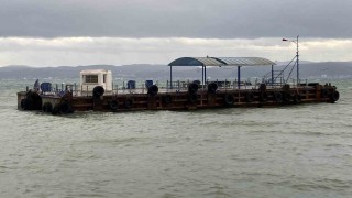 Fırtına sebebiyle Eskihisar-Topçular feribot seferleri durduruldu