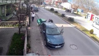 Fırtınanın savurduğu çöp konteyneri park halindeki araca çarptı