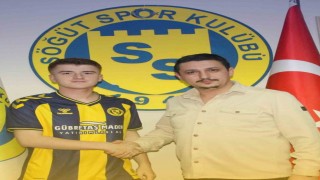 Galatasaray altyapısından yetişen genç futbolcu Söğütspora transfer oldu