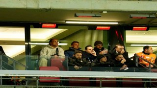 Galatasarayın yeni transferi Noa Lang tribünde