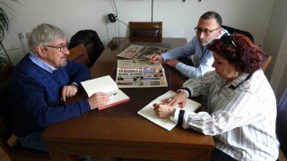 Gazeteci baba ve 2 çocuğu aynı mesleği yapmanın gururunu yaşıyor