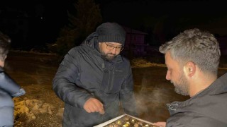 Gazetecilerden polislere yeni yıl sürprizi