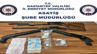 Gaziantepte 4 adet ruhsatsız tüfek ile uyuşturucu madde ele geçirildi: 4 gözaltı