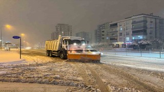 Gaziantepte karla mücadele çalışmaları gece boyunca sürdü