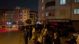 Gebzede 5 katlı apartmanın girişinde çökme oluştu: Vatandaşlar tahliye edildi