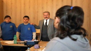 Gençler bu kampta İngilizce öğreniyor