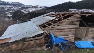 Giresunda fırtınada bazı seralar ve yayla evleri hasar gördü
